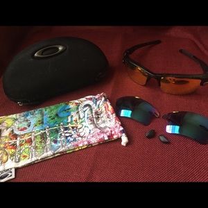 Women’s Oakley sport sunglasses with case